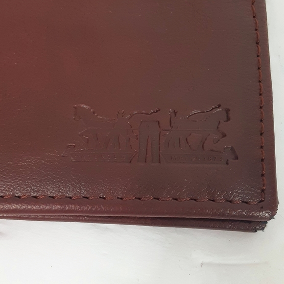 Levi's brown leather men's wallet - Picture 3 of 13